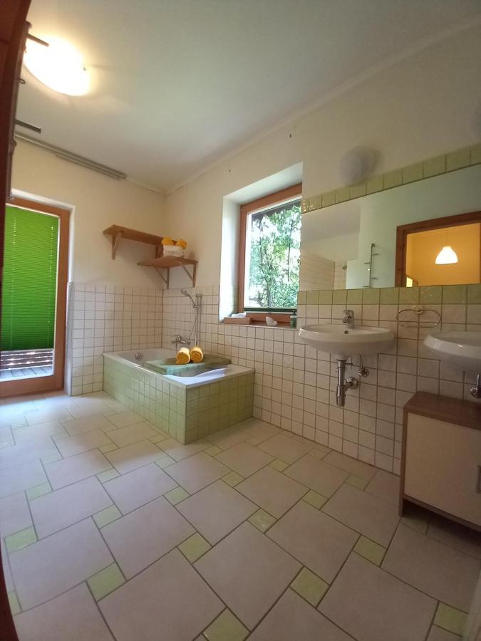 Апартаменти Girbl Bio Zimmer Штробль Екстер'єр фото